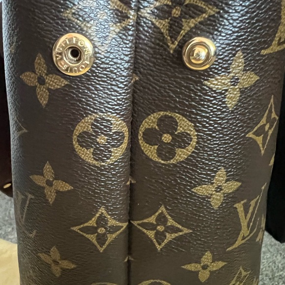 Louis Vuitton Cabas Beaubourg Monogram - Picture 5 of 10